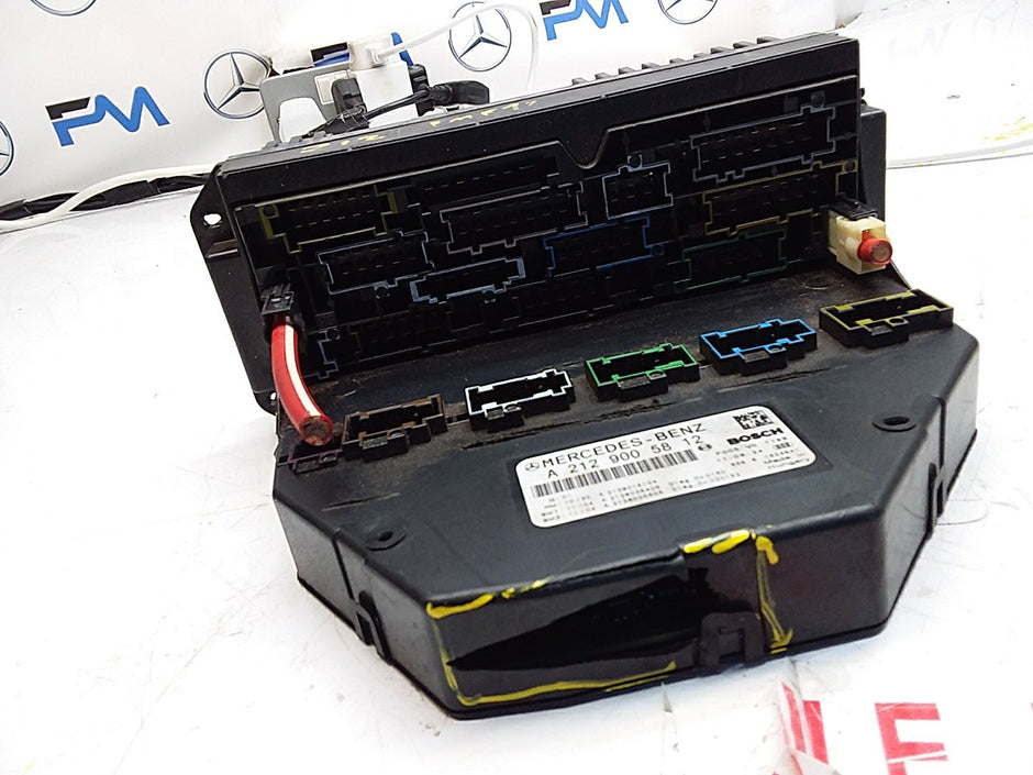 Mercedes E-CLASS W212 Fuse  Box RELAY A2129005812 FMF92 (DAMAGED)