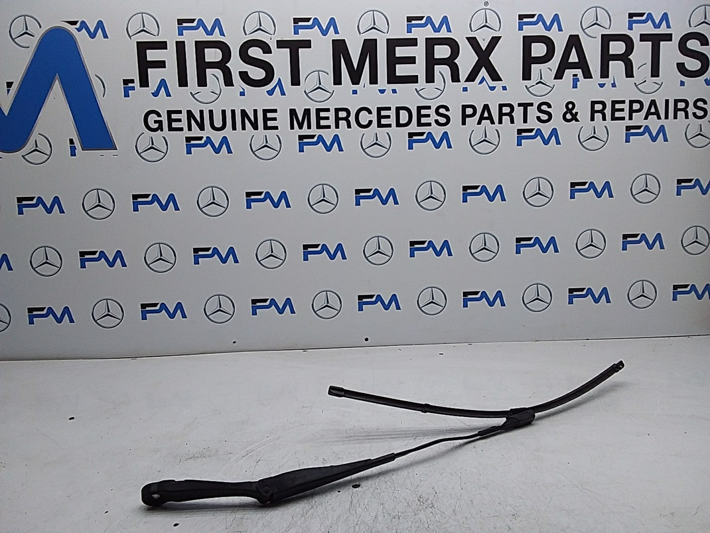 MERCEDES BENZ E-CLASS  W213 FRONT  ARM WIPER WINDSCREEN  W000062234 FM00886