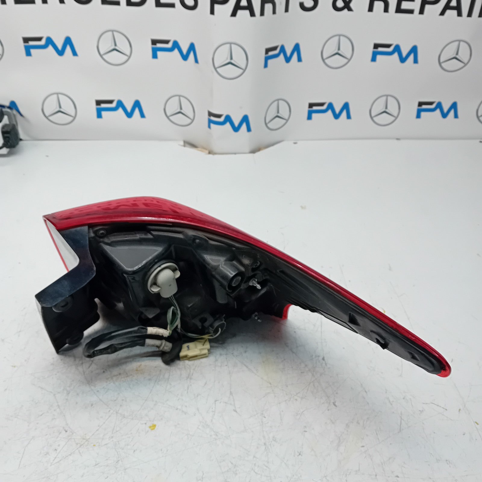 MITSUBISHI OUTLANDER MK3 2015-19 PASSENGER SIDE NS OUTER REAR TAIL LIGHT FMT133