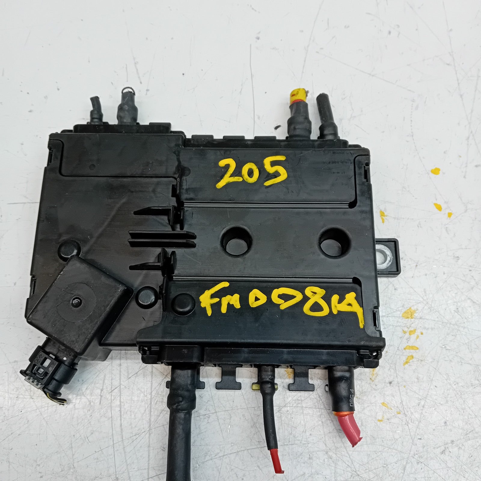 Mercedes C-Class W205 Front Inboard Fuxebox Module Unit A2055402850 FM00814