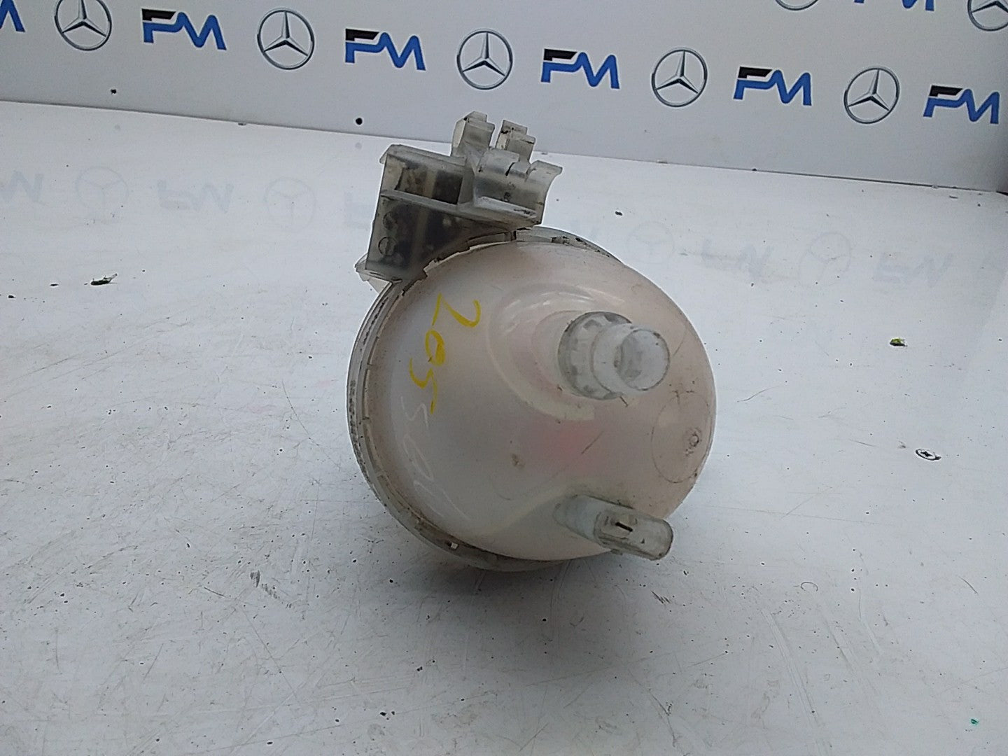 MERCEDES BENZ S-CLASS W222 COOLANT EXPANSION TANK 2014ONWARDS A2225000549 FMC105