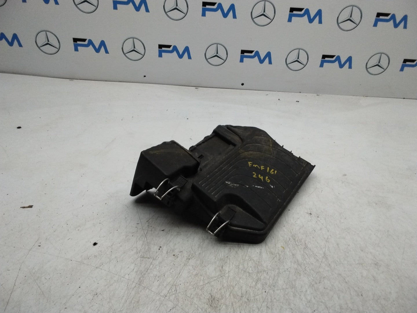 MERCEDES BENZ  B-CLASS  W246 FUSE RELAY  BOX LID A2465400182  FMF161 (DAMAGED) 
