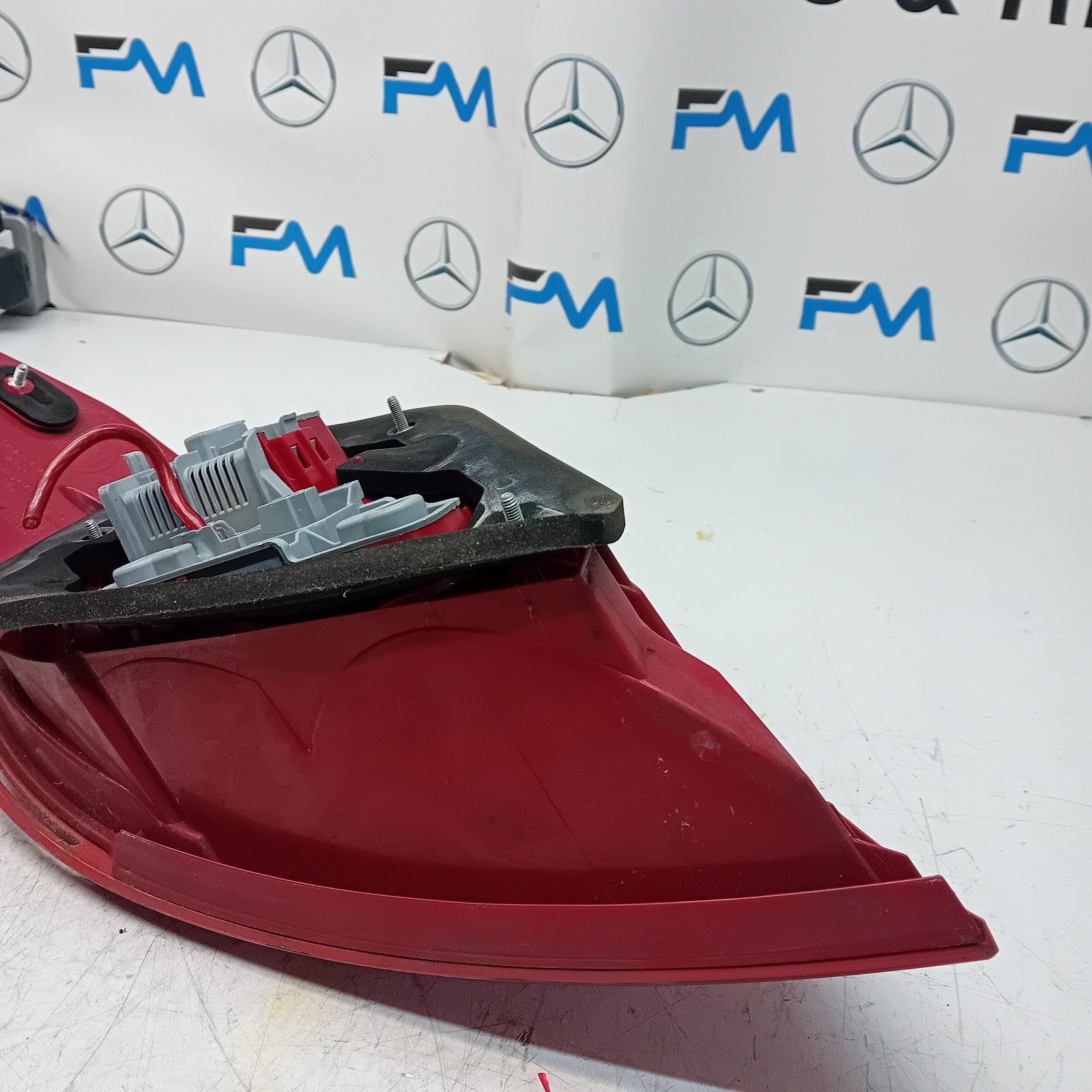 MERCEDES C-CLASS W204 DRIVER SIDE OS REAR TAIL LIGHT A2048205864 2011 FMT119