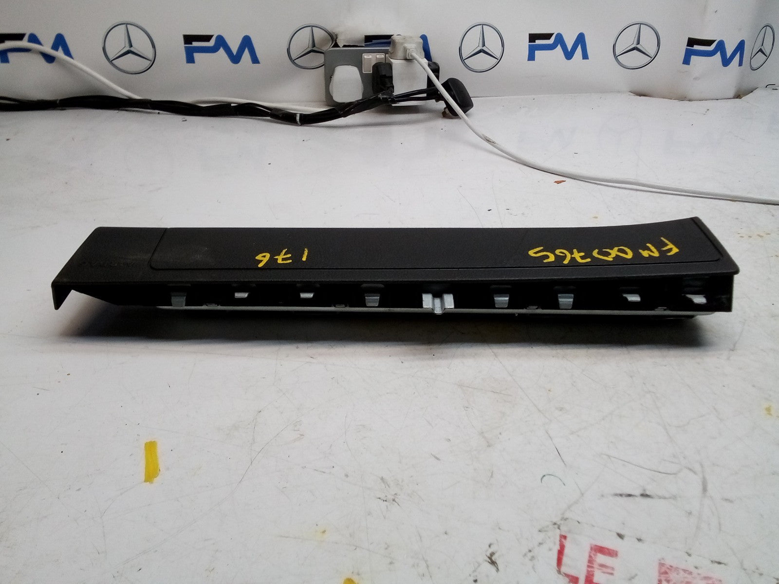 MERCEDES BENZ A-CLASS W176 O/S/F DRIVER SIDE KNEE AIRBAG FM00765