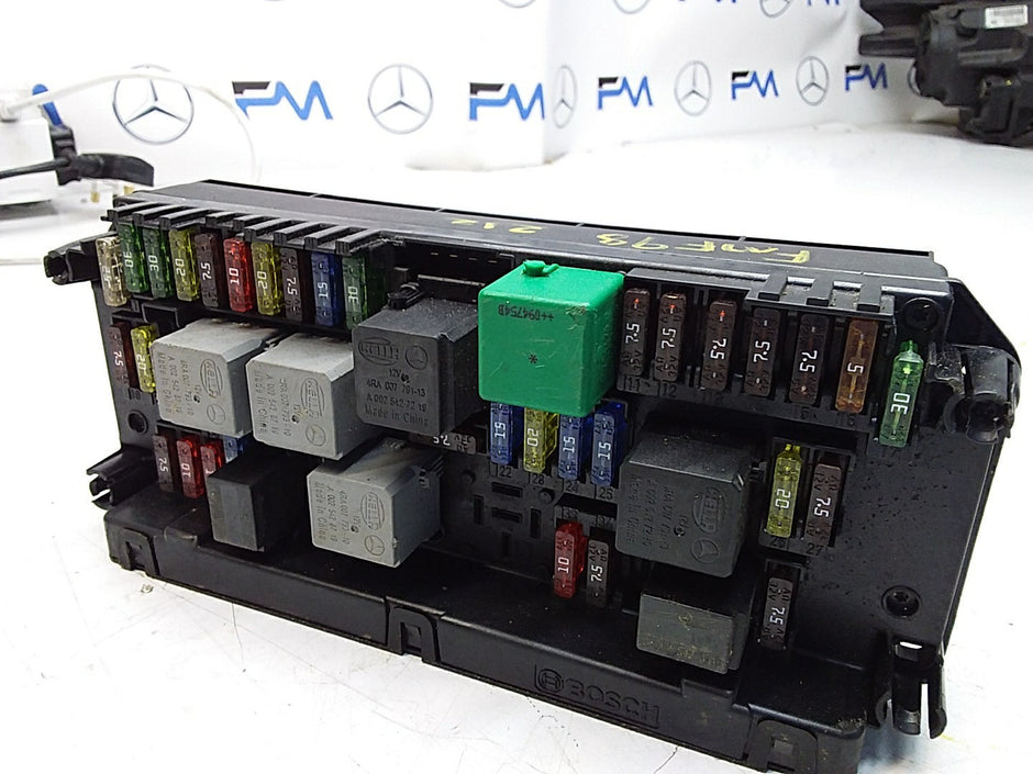 Mercedes E-CLASS W212 Fuse  Box RELAY A2129000006 FMF98