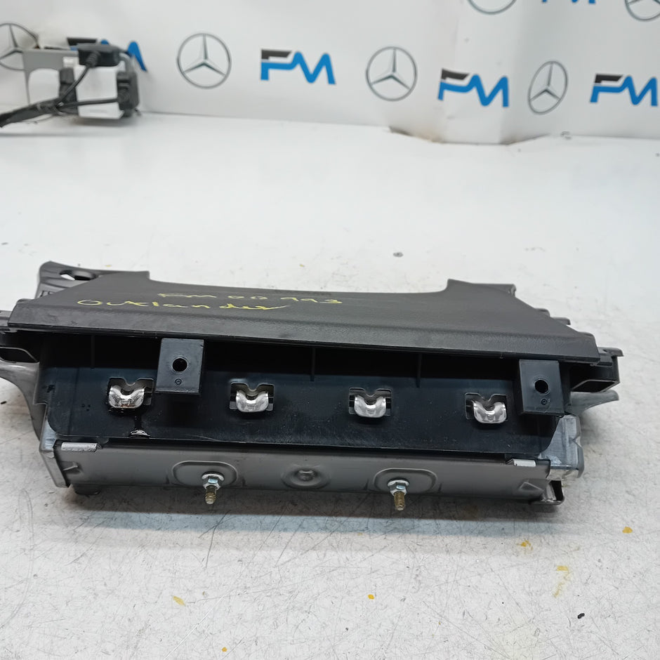MITSUBISHI OUTLANDER MK3 KNEE AIR SRS BAG RIGHT DRIVER SIDE 7030A-31753 FM00993