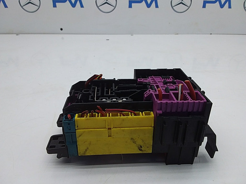 MERCEDES C CLASS FUSE RELAY BOX A2059067200 W205 2014-2021 FMF20