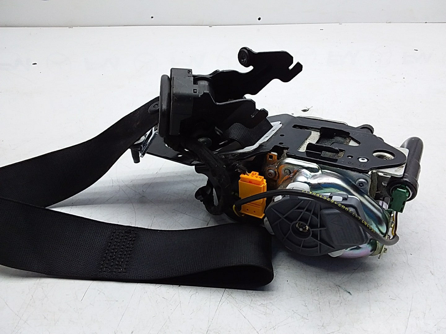 MERCEDES E-CLASS W238 SEAT BELT FRONT RIGHT DRIVER SIDE A2388602900 FMS247 OSF