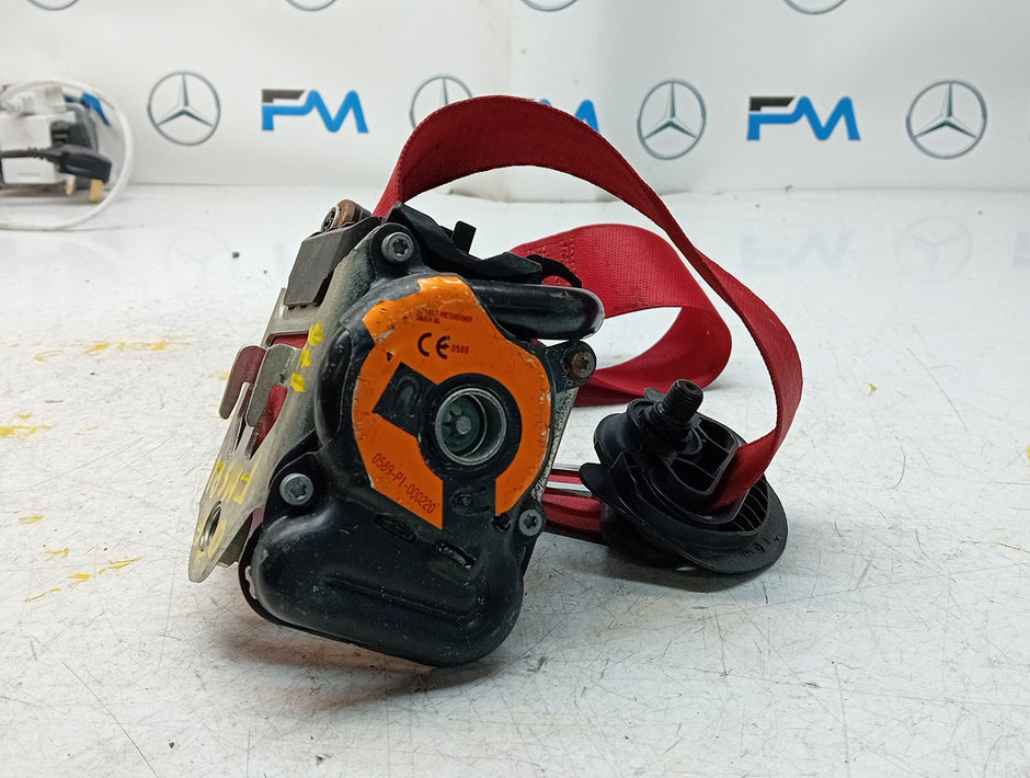 MERCEDES A CLASS W176 SEAT BELT FRONT RIGHT DRIVER SIDE A1768602285 FMS81 OSF 