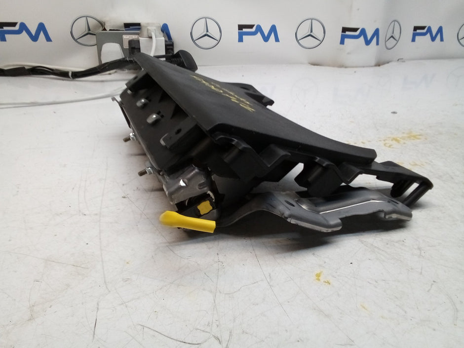 MITSUBISHI OUTLANDER MK3 KNEE AIR SRS BAG RIGHT DRIVER SIDE 7030A-31754 FM00762