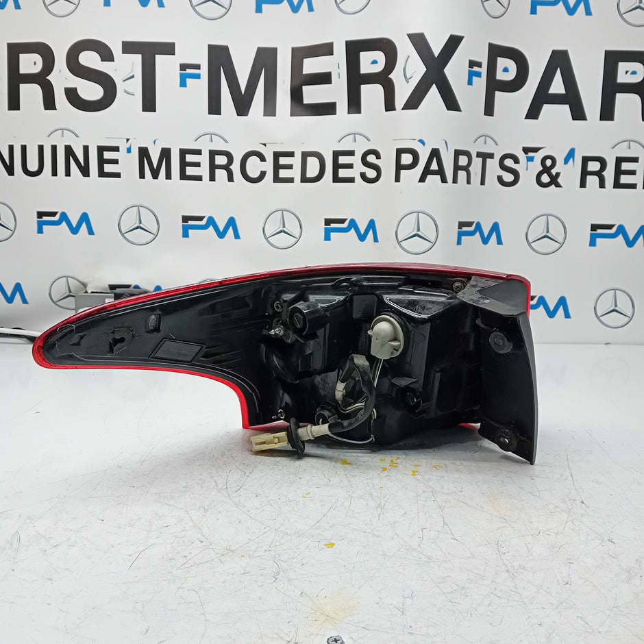 MITSUBISHI OUTLANDER MK3 2015-19 DRIVER SIDE OS OUTER REAR TAIL LIGHT FMT145