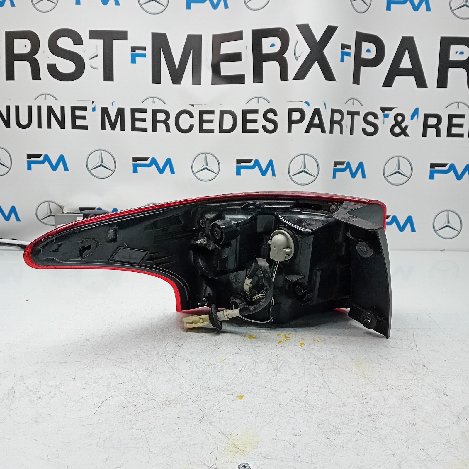 MITSUBISHI OUTLANDER MK3 2015-19 DRIVER SIDE OS OUTER REAR TAIL LIGHT FMT145
