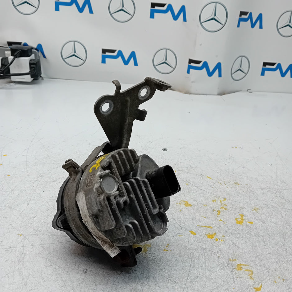 Mercedes C-CLASS W205 ELECTRIC COOLANT WATER PUMP A2055013001 FM00876