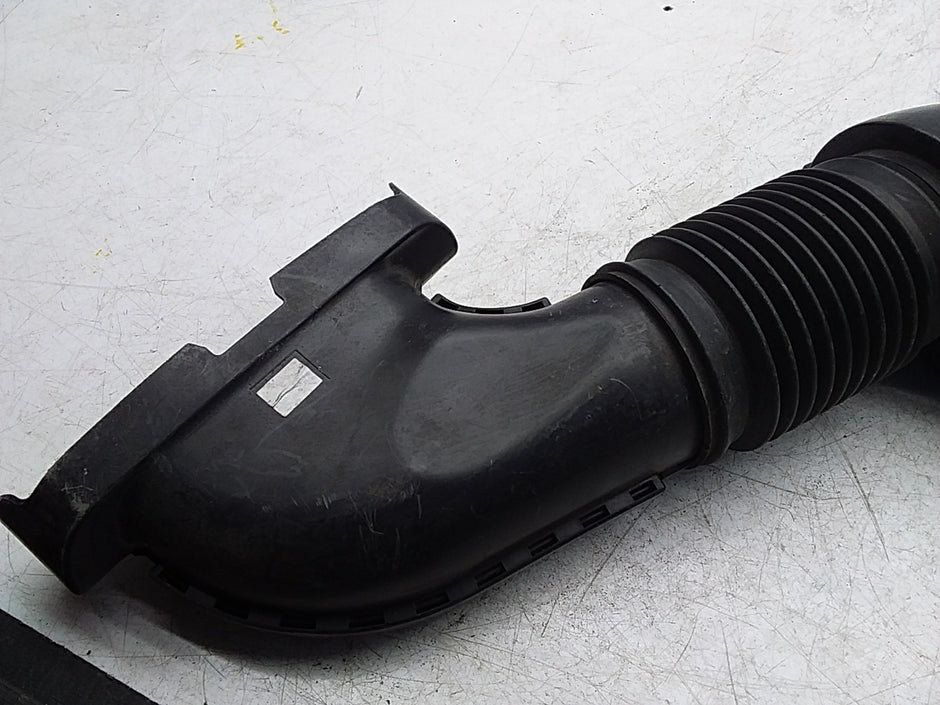 MERCEDES BENZ E-CLASS W213 AIR INTAKE TUBE A640940097 FMI25