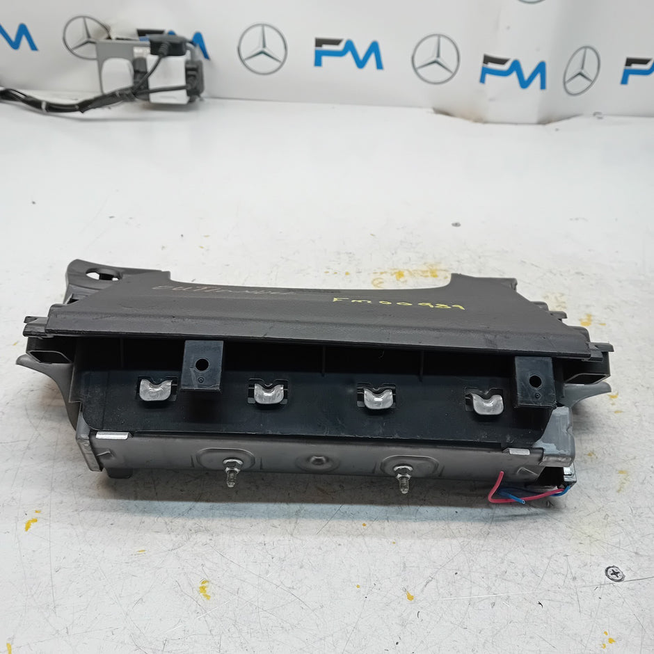 MITSUBISHI OUTLANDER MK3 KNEE AIR SRS BAG RIGHT DRIVER SIDE 7030A-31754 FM00989