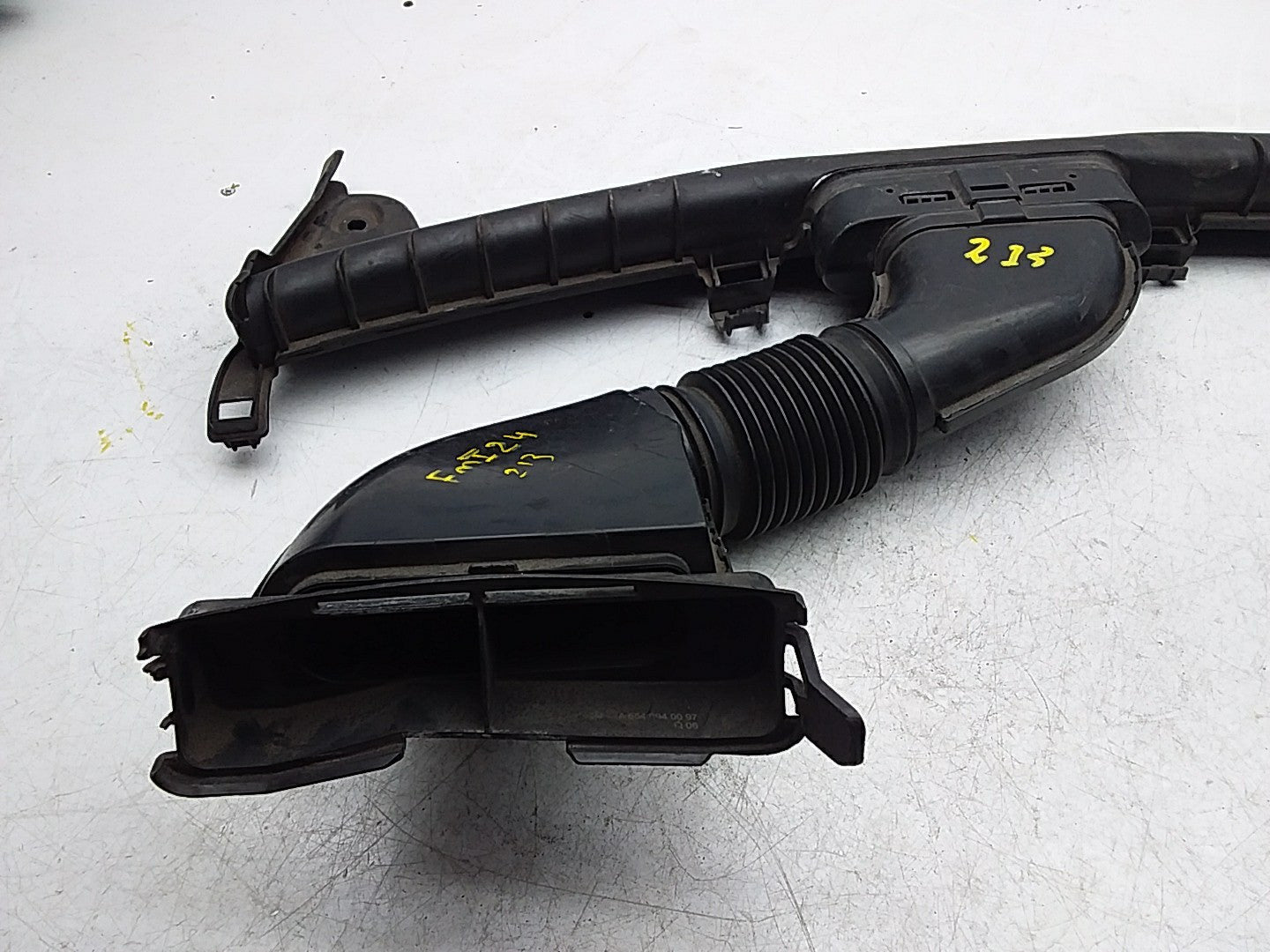 MERCEDES BENZ E-CLASS W213 AIR INTAKE TUBE A640940097 FMI24