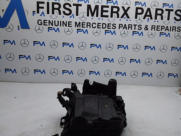Mercedes B-CLASS  W246 Fuse Relay Junction Box  FMF150 A2469980601