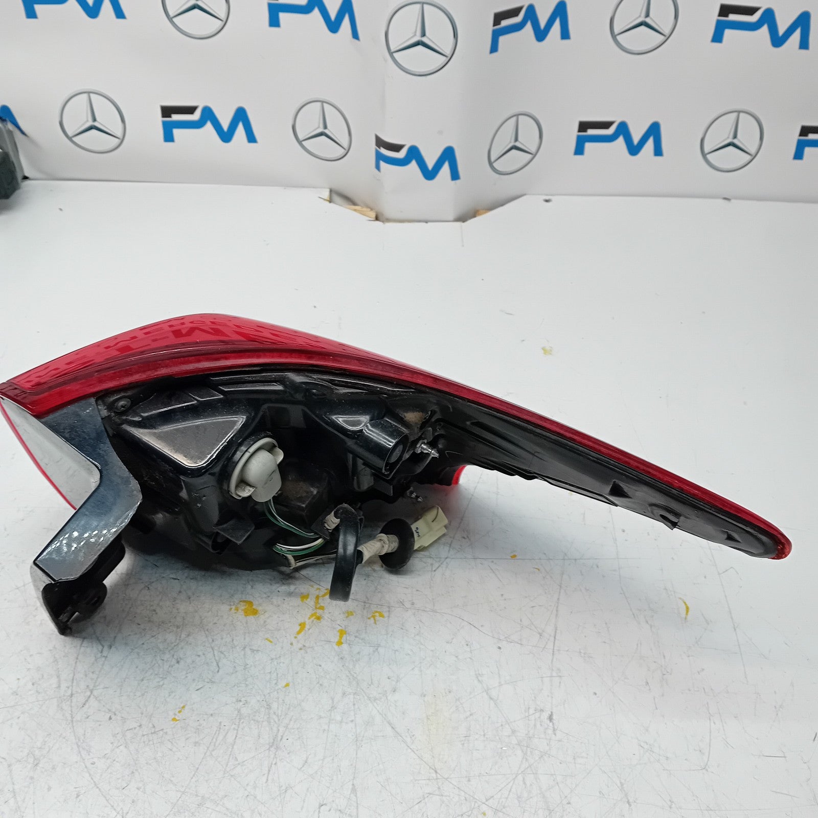 MITSUBISHI OUTLANDER MK3 2015-19 PASSENGER SIDE NS OUTER REAR TAIL LIGHT FMT141