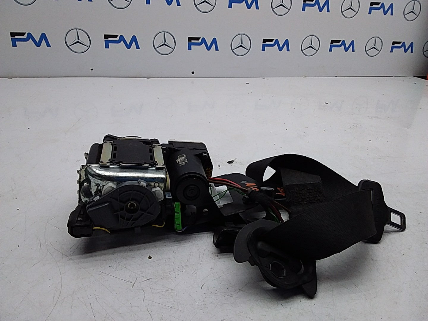 MERCEDES C-CLASS W204 SEAT BELT FRONT LEFT PASSENGER SIDE A2048604586 FMS223 NSF