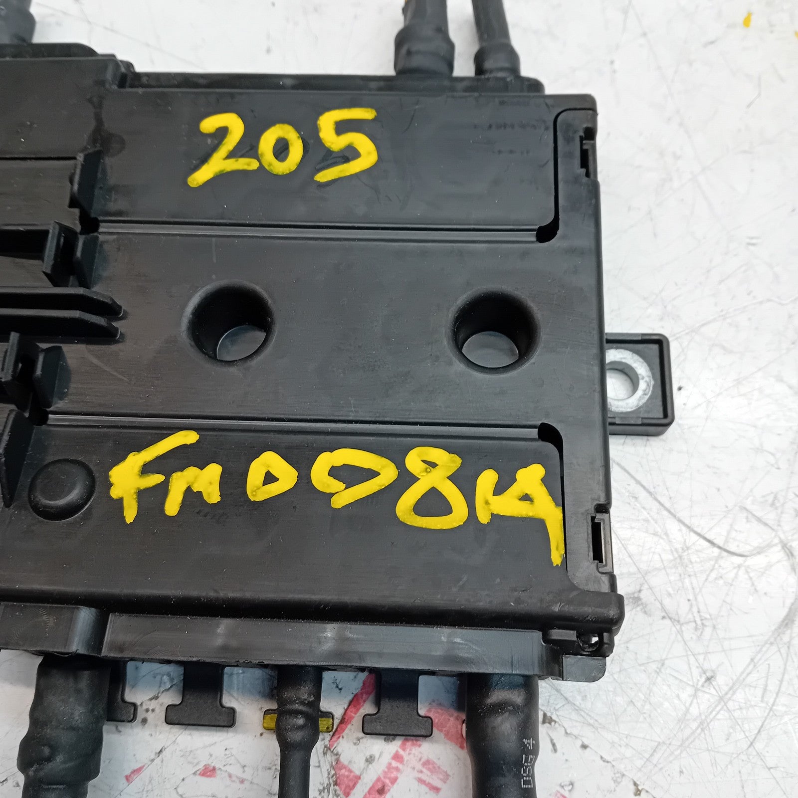 Mercedes C-Class W205 Front Inboard Fuxebox Module Unit A2055402850 FM00814