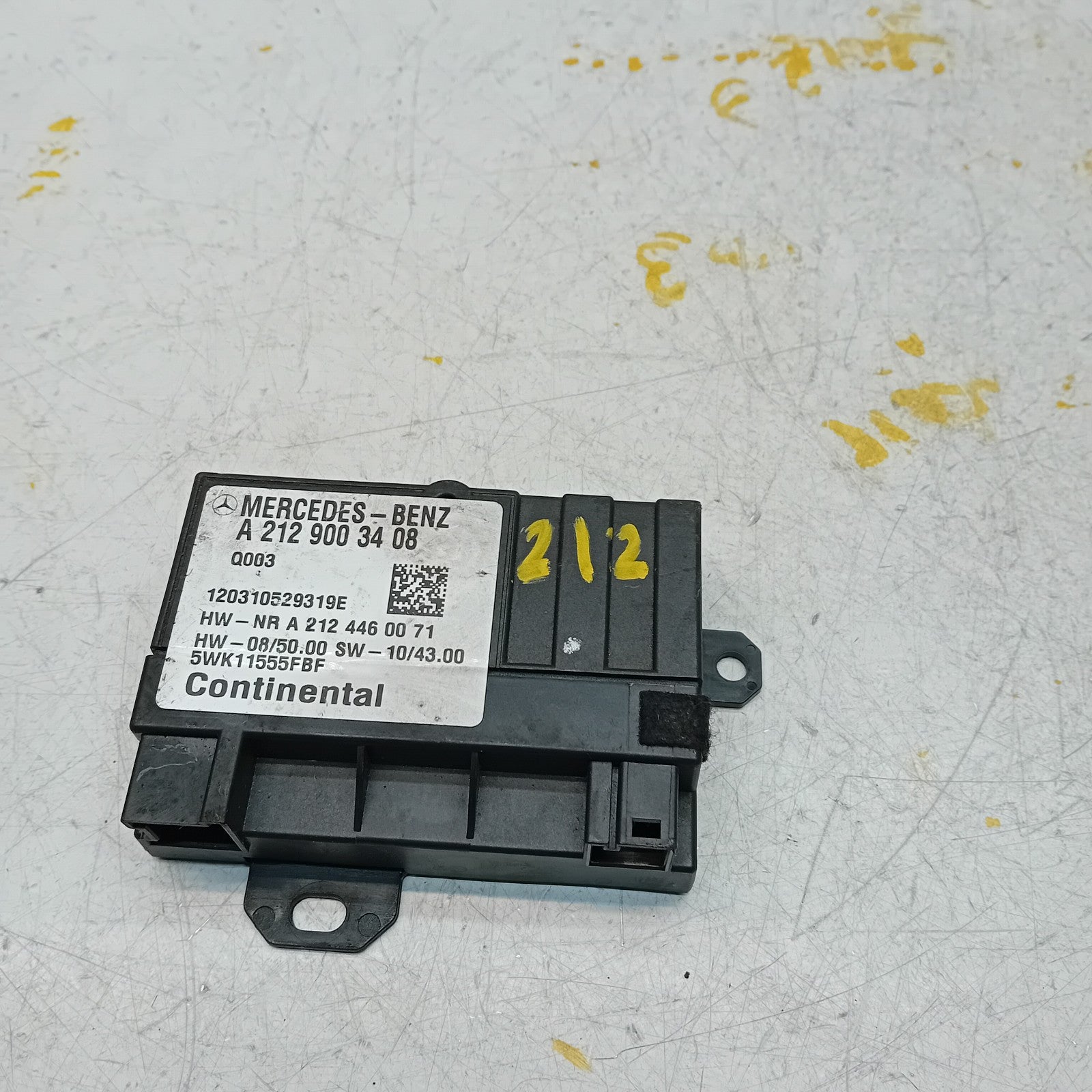 Mercedes  E-CLASS W212 Fuel Pump Module Control Unit A2129003408 FM00864