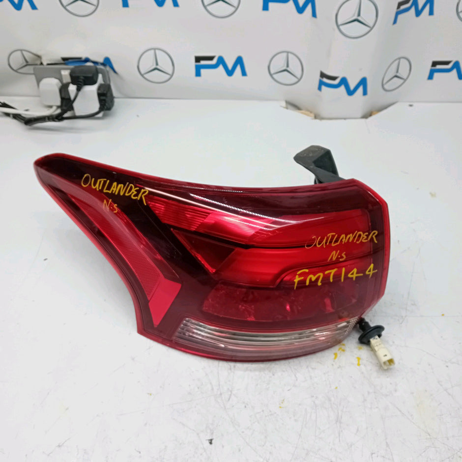 MITSUBISHI OUTLANDER MK3 2015-19 PASSENGER SIDE NS OUTER REAR TAIL LIGHT FMT144