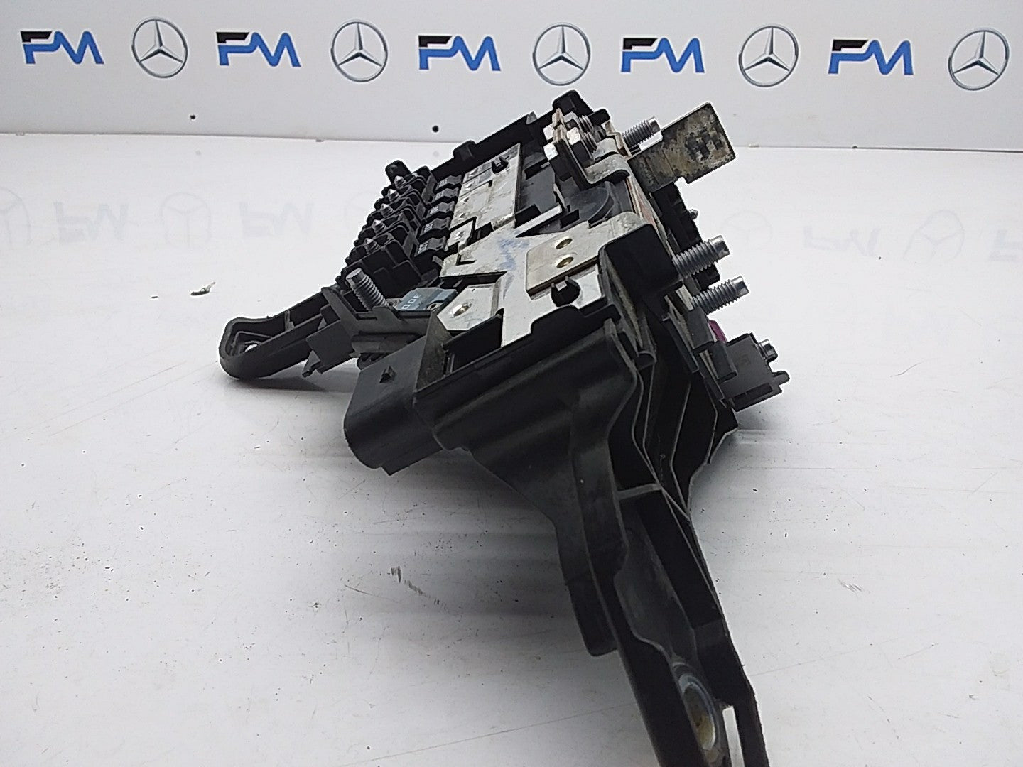 MERCEDES BENZ E-CLASS W213 FUSE BOX RELAY DISTRIBUTION BOX A2135403939 FMF45