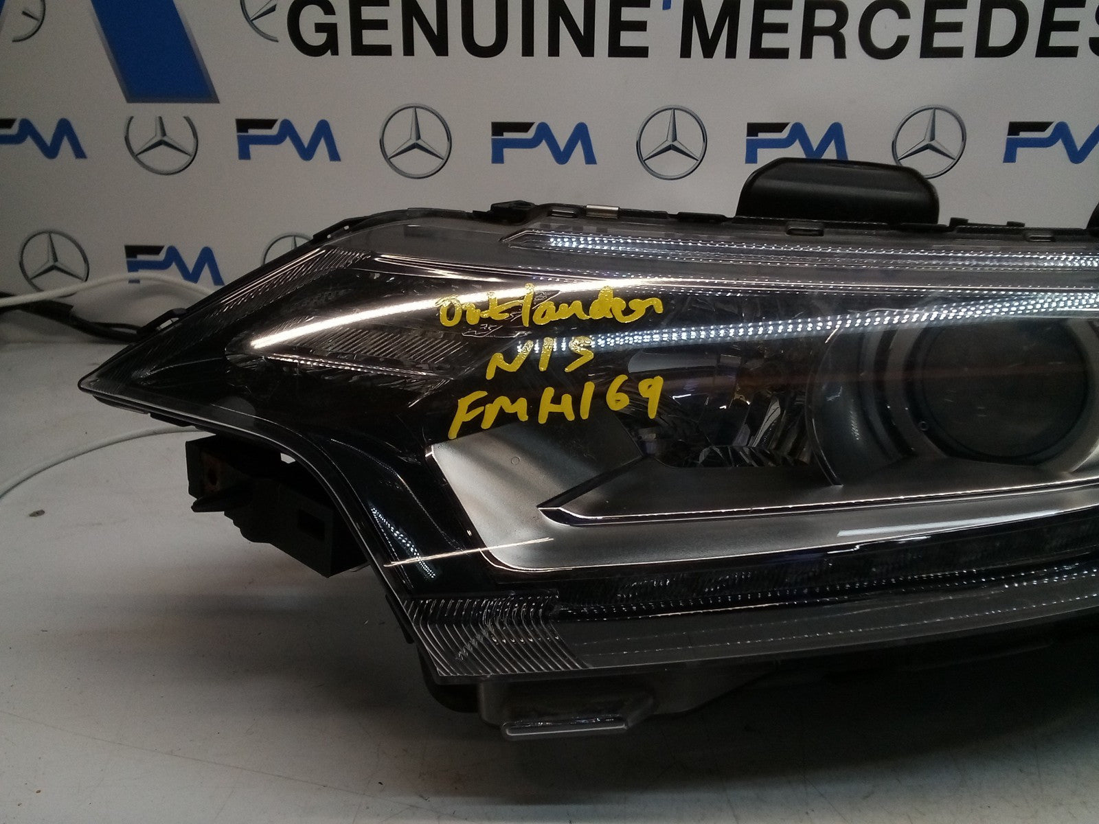 MITSUBISHI OUTLANDER MK3 2015 HEADLIGHT PASSENGER NS LEFT L0094I 086Q FMH169