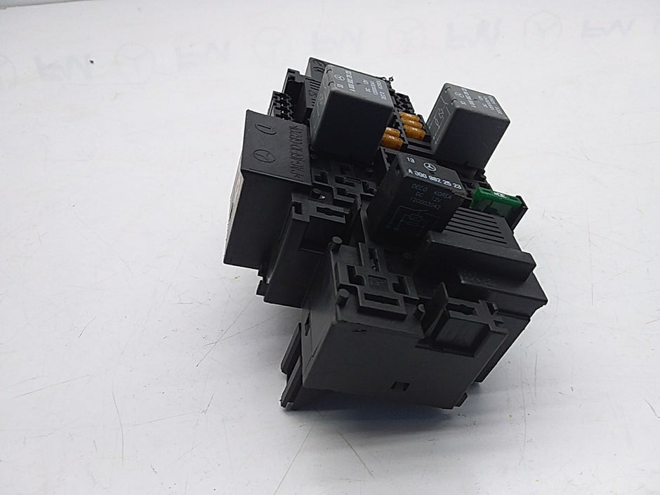 MERCEDES BENZ S-CLASS W222 FUSE BOX RELAY  A2229063202 FMF74