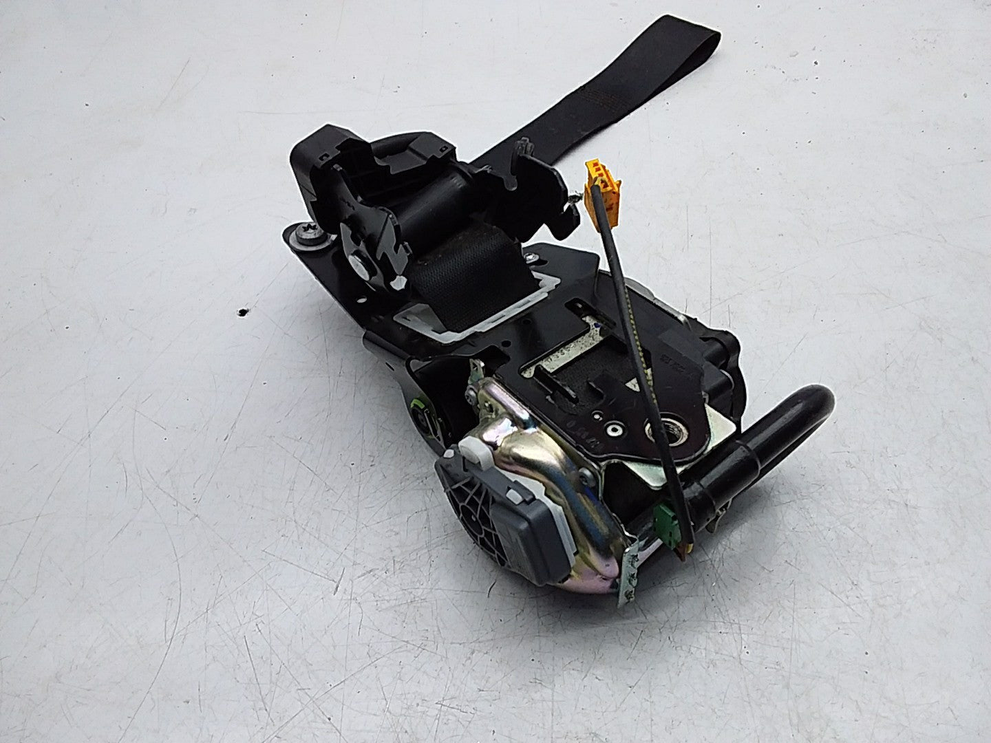 MERCEDES E-CLASS W238 SEAT BELT FRONT RIGHT DRIVER SIDE A2388602900 FMS253 OSF