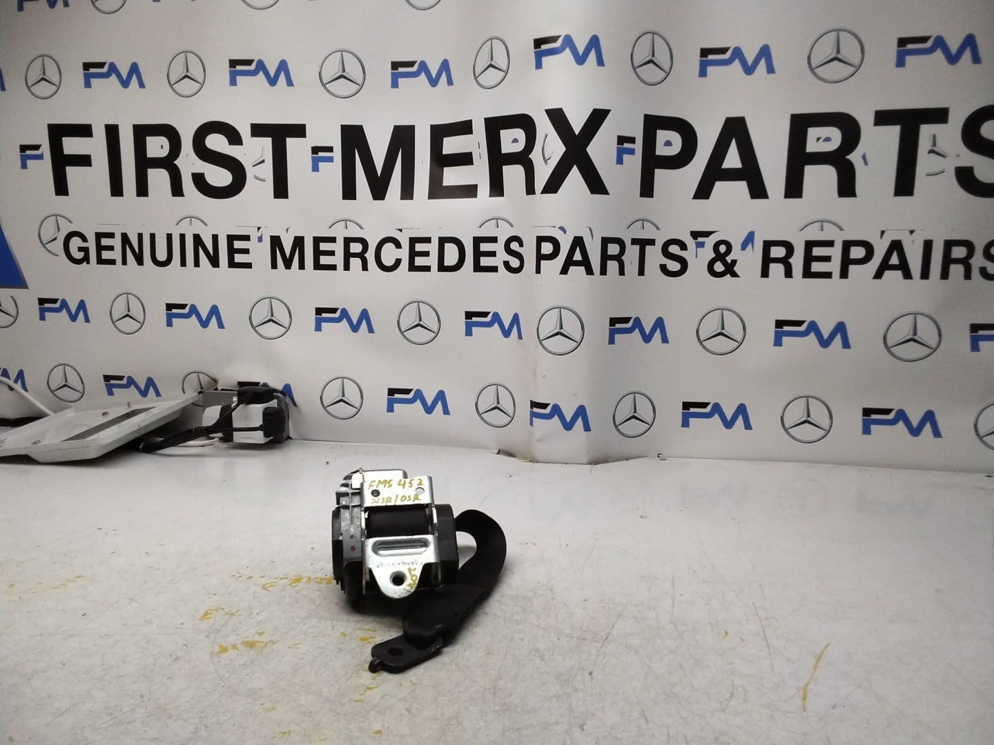 MERCEDES E CLASS SEAT BELT REAR RIGHT AND LEFT A2078602385 C207 FMS452 NSR OSR