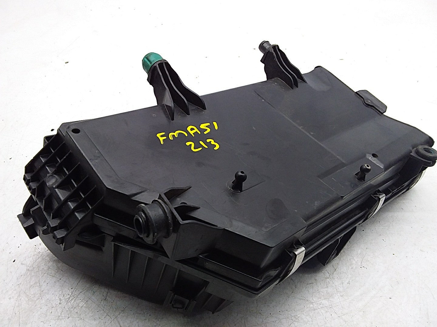 MERCEDES BENZ E-CLASS W213 AIR FILTER CLEANER BOX 2.0 P A6540900001 FMA51