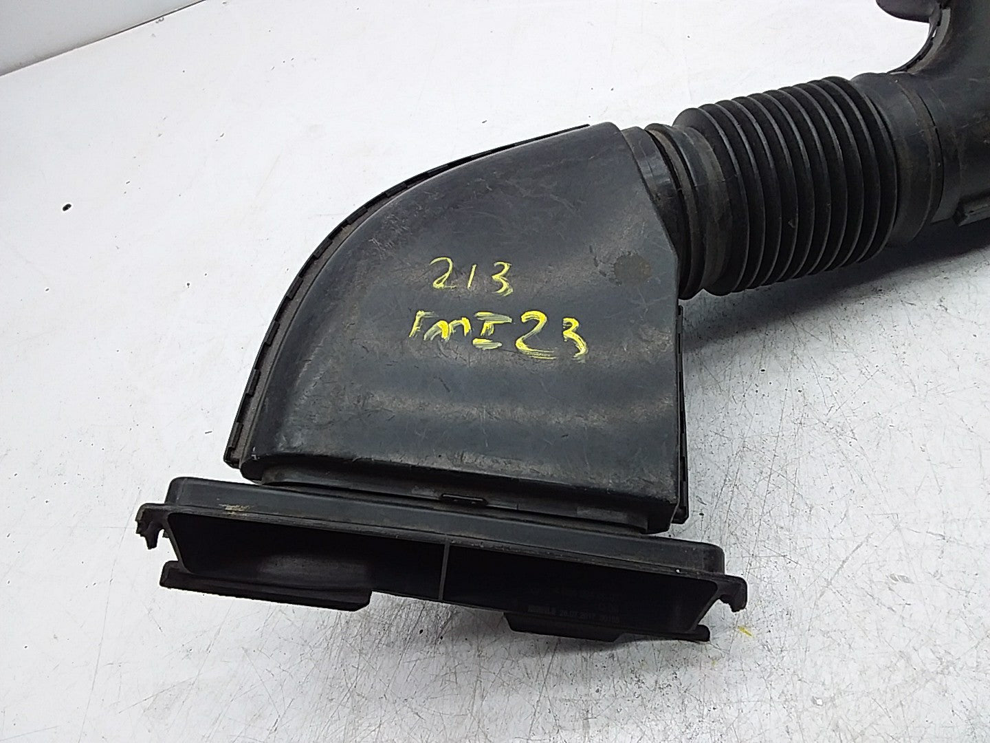 MERCEDES BENZ E-CLASS W213 AIR INTAKE TUBE A640940097 FMI23