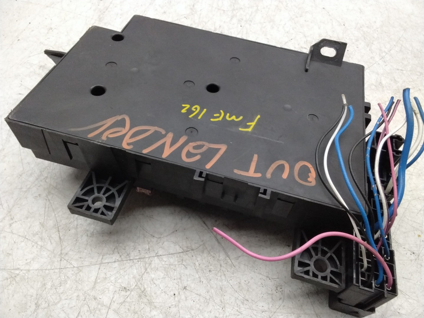 MITSUBISHI OUTLANDER FUSE RELAY  BOX  8637B687  FMF162
