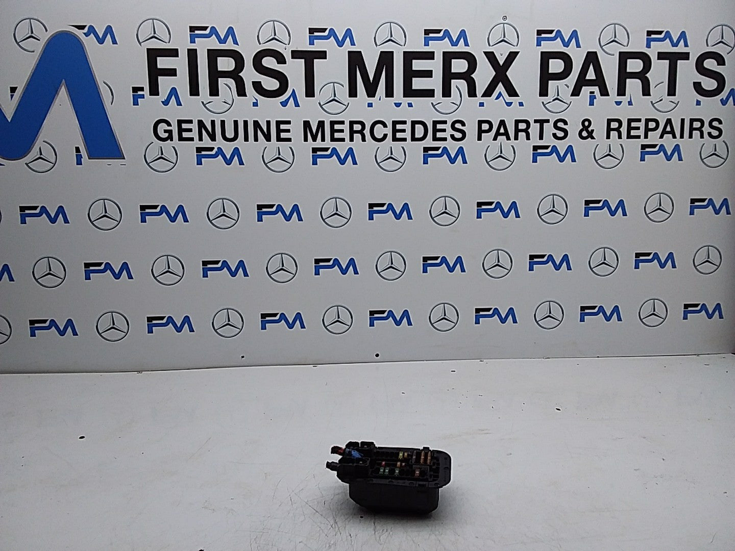 MERCEDES BENZ S-CLASS W222 2014 ONWARDS FUSE RELAY BOX  A2225403150 FMF134