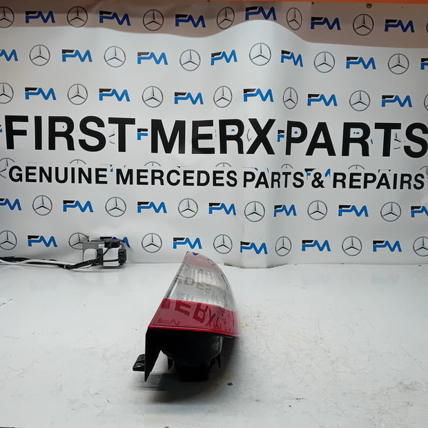 MERCEDES VITO W639 2004-14 DRIVER OS OUTER REAR TAIL LIGHT 964678-01 FMT152