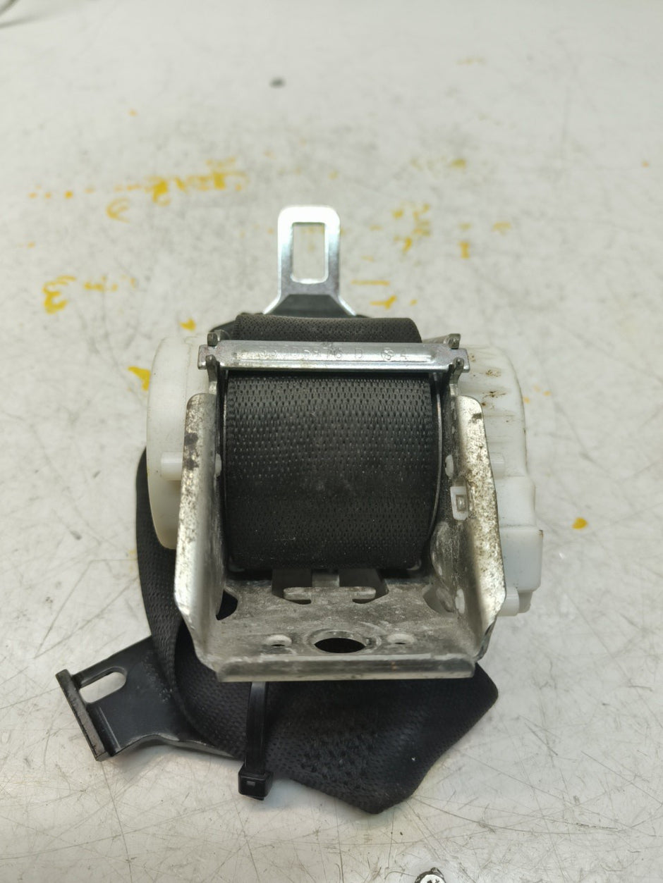  MERCEDES BENZ W212 E CLASS REAR MIDDLE CENTRE SEAT BELT A2128605785 FMS37