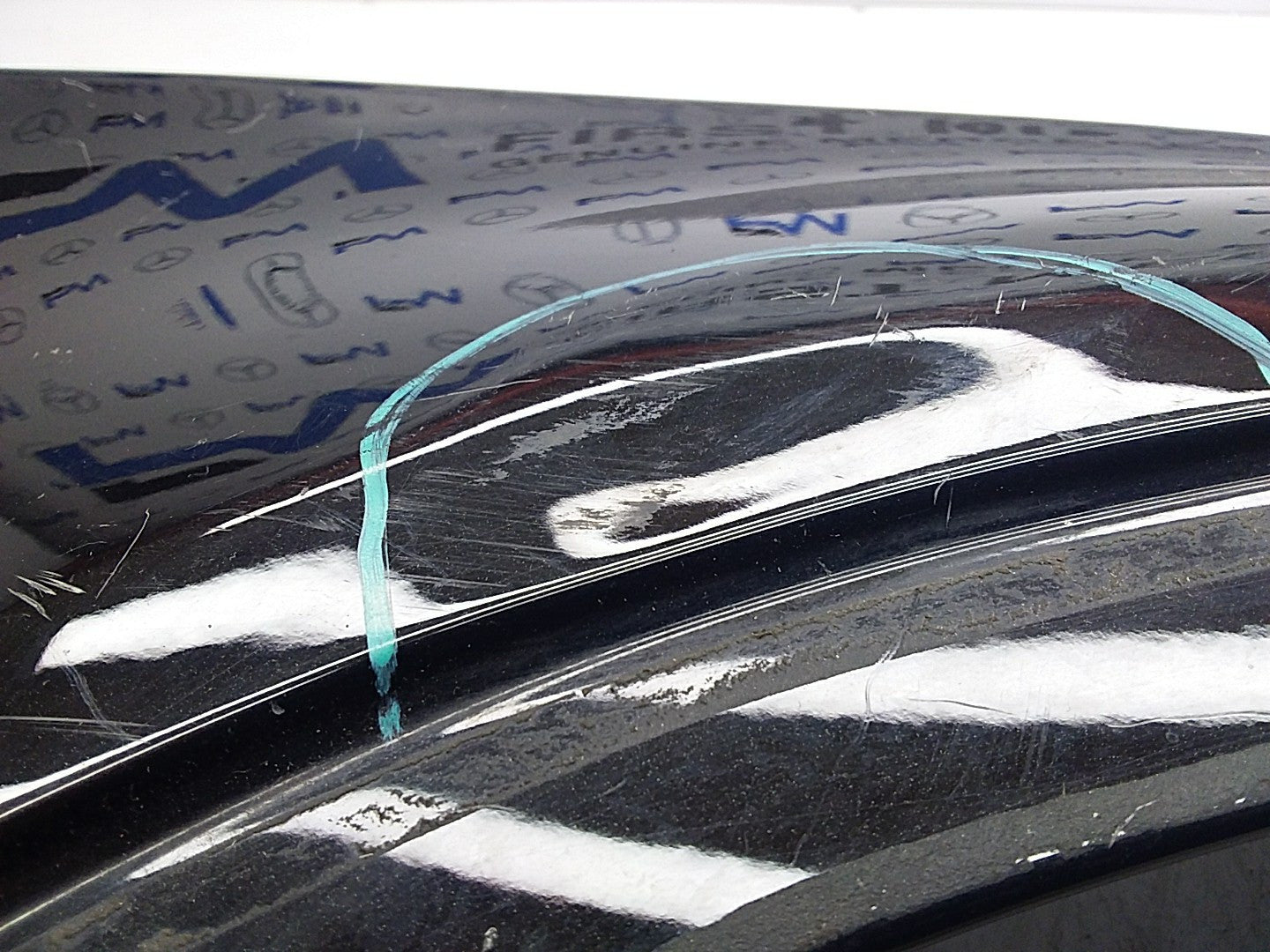 MERCEDES BENZ GLA W156 OS RIGHT DRIVER SIDE WINGS A1568810214 FMW02 (DAMAGED)