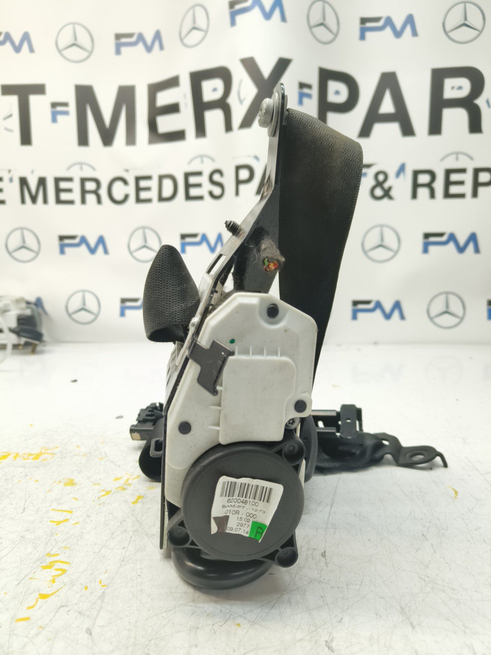 MERCEDES BENZ E-CLASS W212 DRIVER SIDE FRONT SEAT BELT A2128600886 OSF FMS40