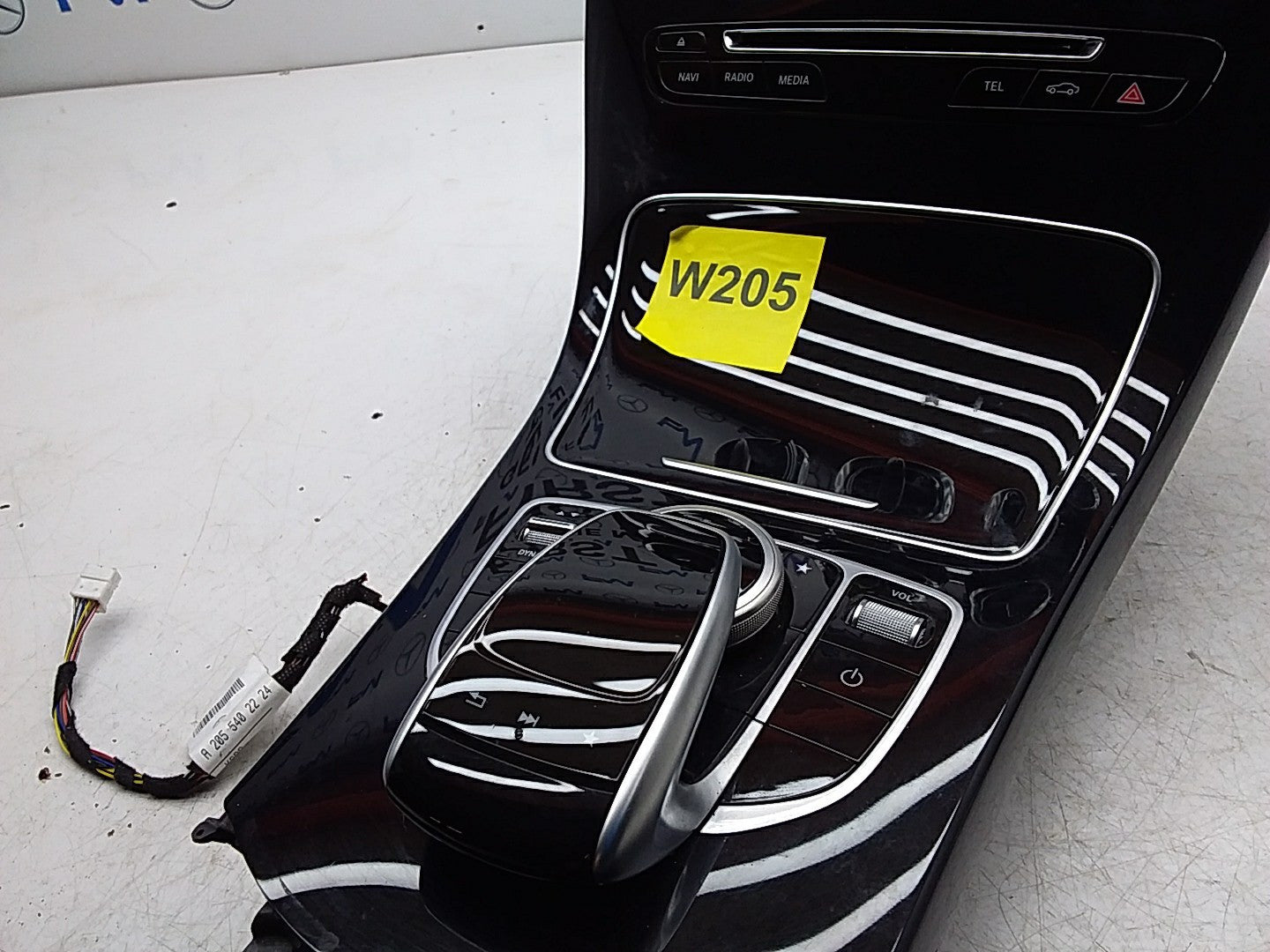 2014 ONWARDS MERCEDES C-CLASS W205 CENTRE  CONSOLE  A2055402324 FMK19