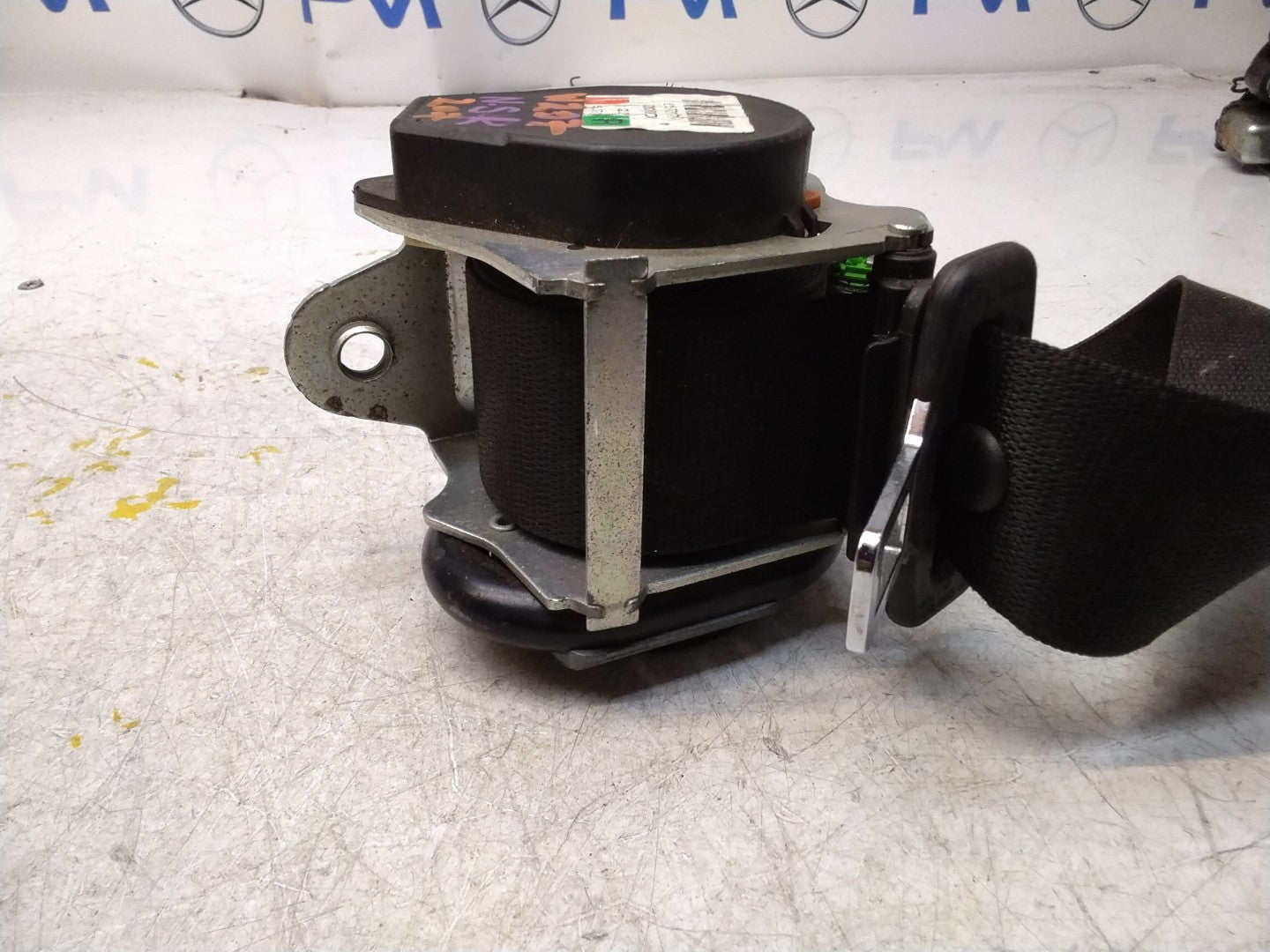 MERCEDES E CLASS SEAT BELT REAR RIGHT AND LEFT A2078602385 C207 FMS453 NSR OSR