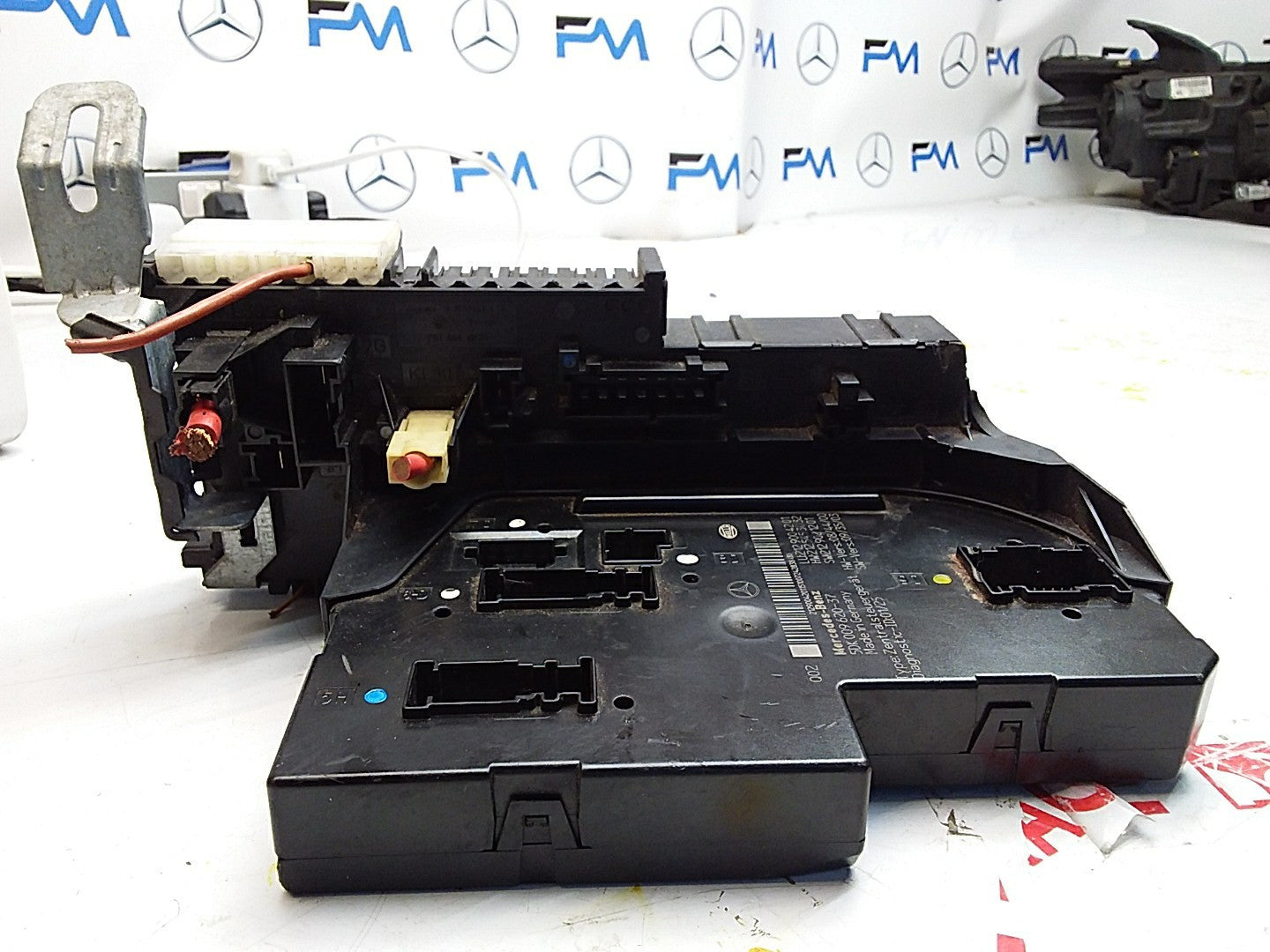 MERCEDES E-CLASS W212 FUSE  BOX RELAY A2129004201  FMF101