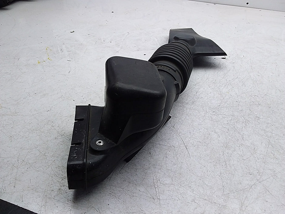 OUTLANDER AIR INTAKE TUBE 2.4 PETROL FMI37 1505A661