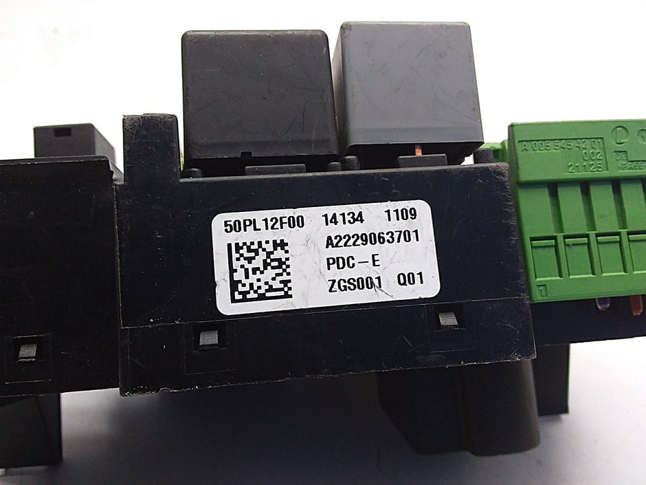MERCEDES BENZ S CLASS W222 FUSE BOX RELAY  A2229063701 FMF68