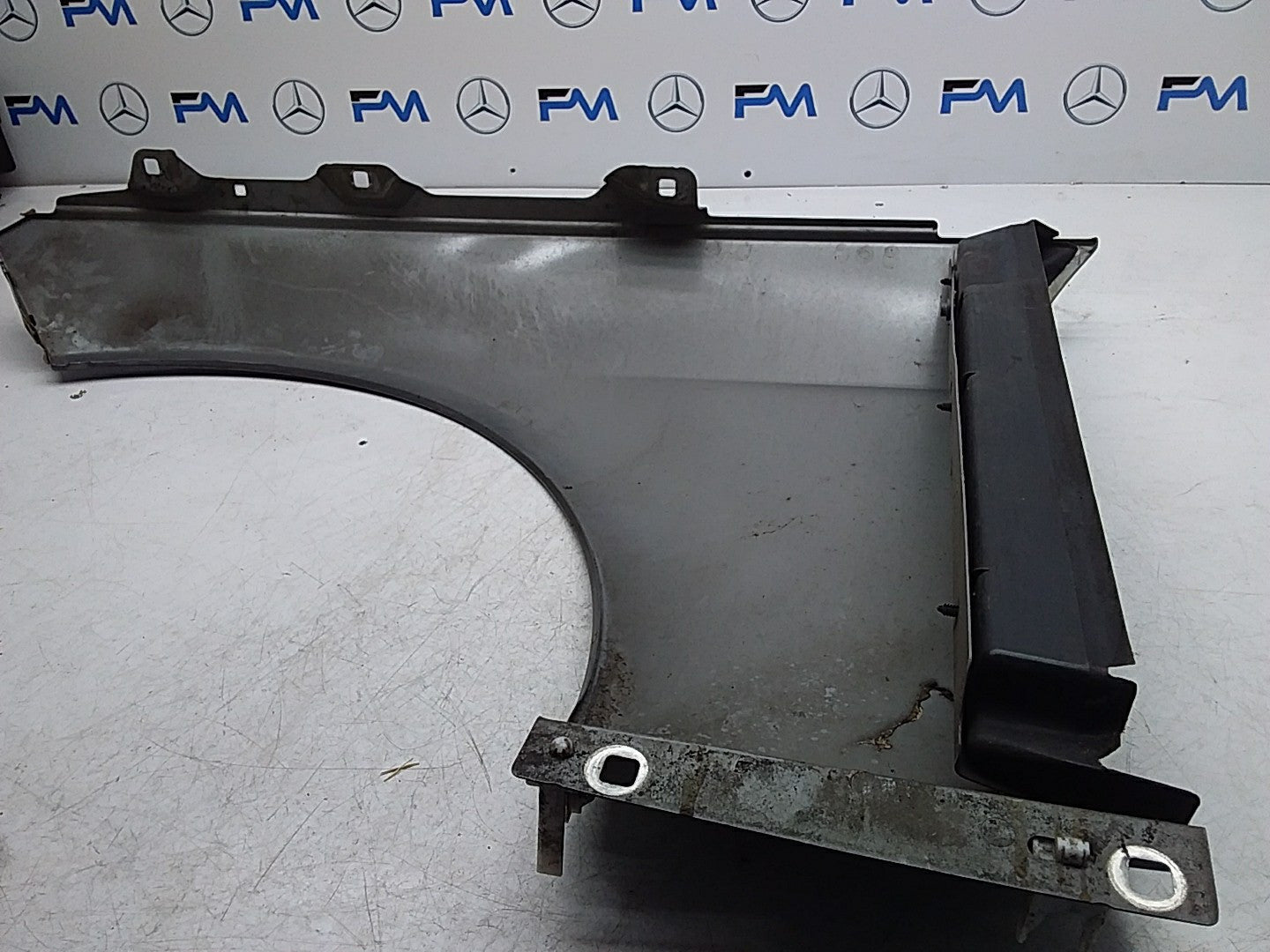 MERCEDES  E-CLASS W212 OS RIGHT DRIVER SIDE WINGS FMW25 A2128610201