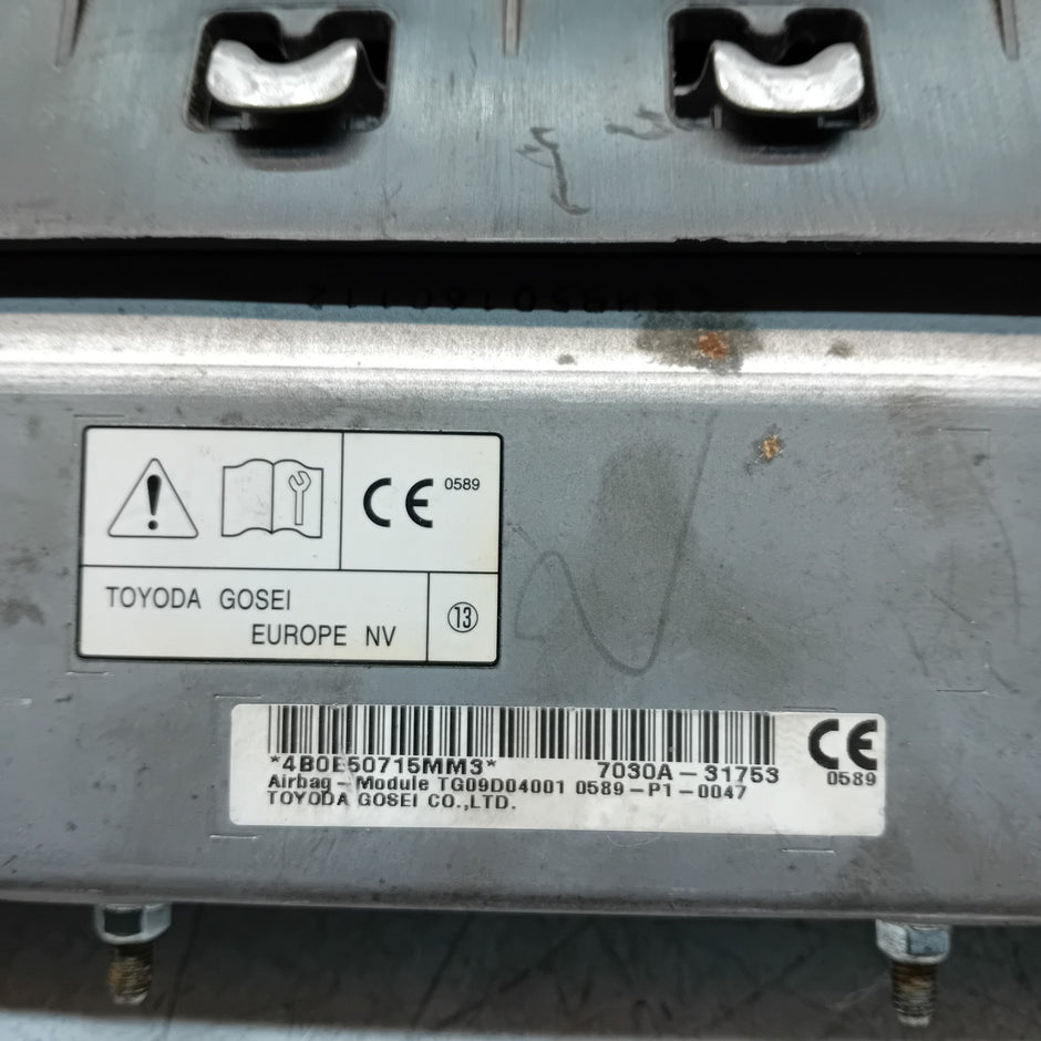 MITSUBISHI OUTLANDER MK3 KNEE AIR SRS BAG RIGHT DRIVER SIDE 7030A-31753 FM00994