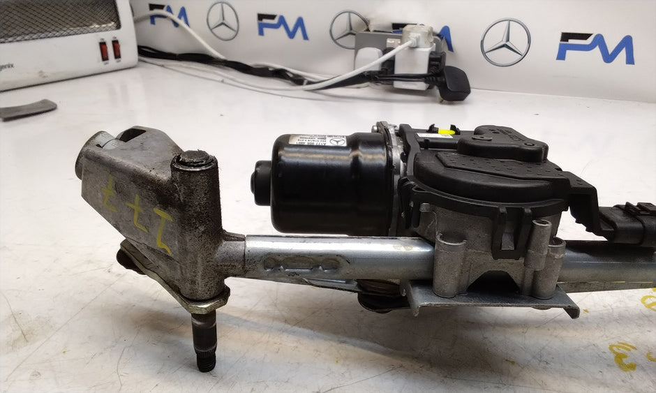 MERCEDES-BENZ A CLASS W177  FRONT WIPER MOTOR WITH LINKAGE A1779064801 FM00749