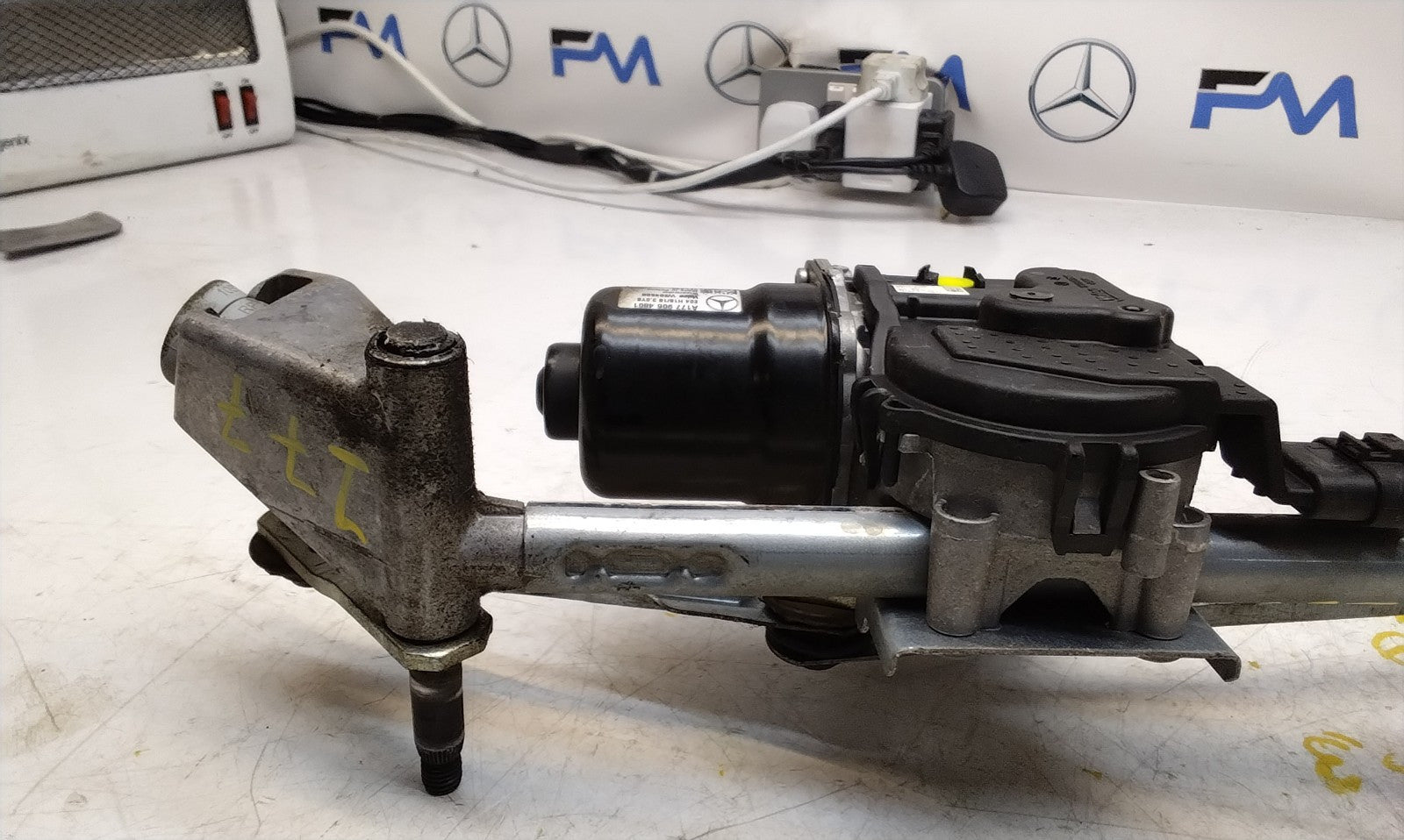 MERCEDES-BENZ A CLASS W177  FRONT WIPER MOTOR WITH LINKAGE A1779064801 FM00749