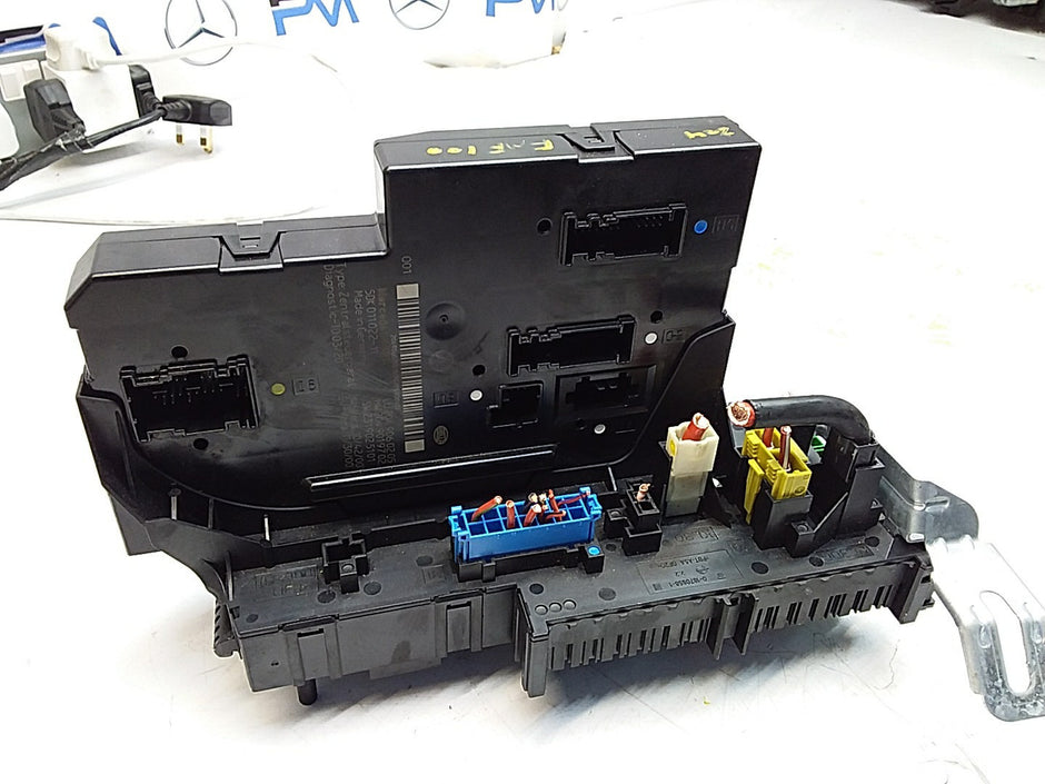 Mercedes C-CLASS W204 Fuse  Box RELAY A2049060205  FMF100