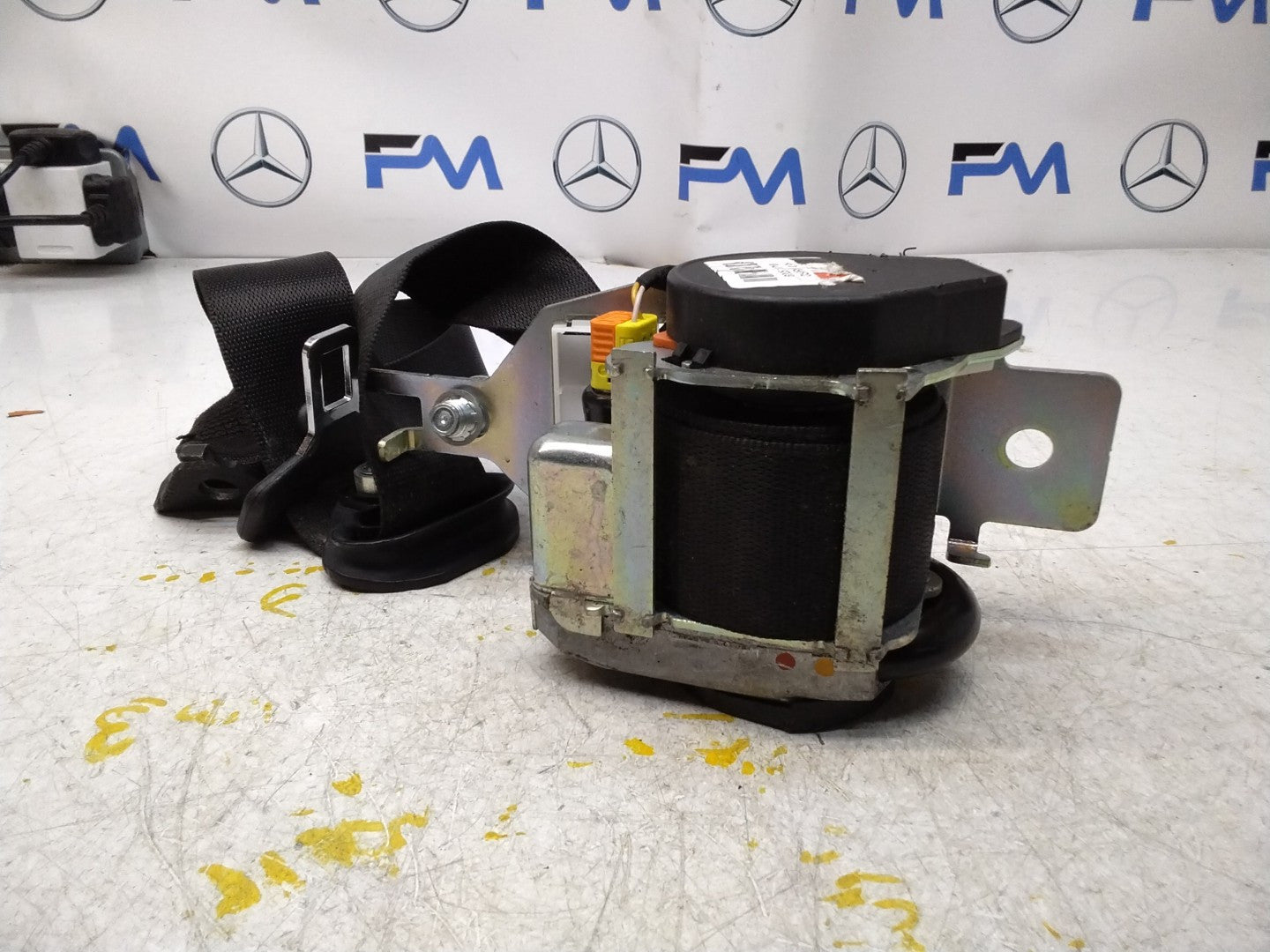 MERCEDES BENZ GLE W166 SIDE REAR SEAT BELT A1668603185 FMS371 NSR